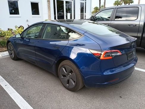 Used 2023 Tesla Model 3 Standard Range image 3