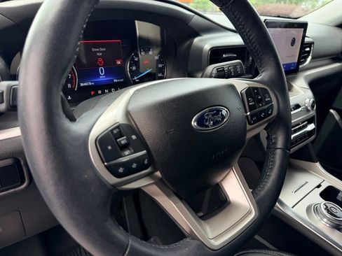 Certified 2023 Ford Explorer XLT w/ Equipment Group 202A RWD image 23