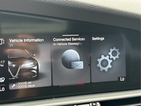 Used 2023 Alfa Romeo Giulia Veloce AWD/4WD image 18