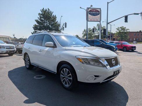 Used 2016 Nissan Pathfinder S AWD/4WD image 1