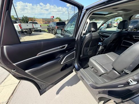 Used 2020 Kia Telluride S w/ S 8 Passenger Seating Package AWD/4WD image 19