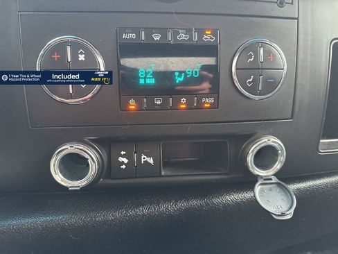 Used 2008 GMC Sierra 1500 SLE w/ Z71 Off-Road Package image 13