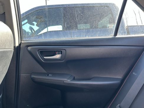 Used 2017 Toyota Camry SE image 27