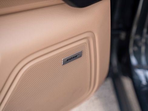 Certified 2020 Porsche Macan image 11