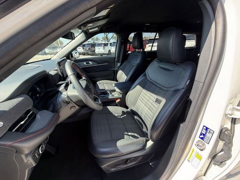 Used 2025 Ford Explorer ST-Line w/ Premium Package RWD image 27
