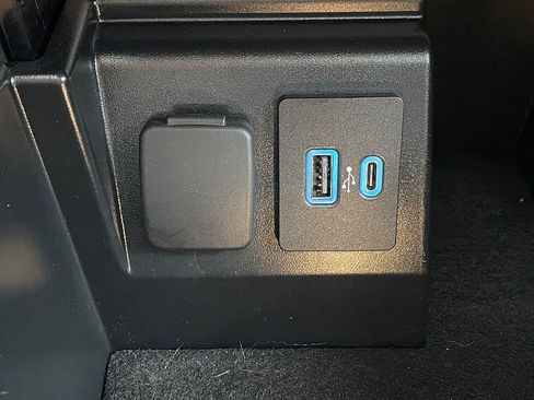 Certified 2022 Ford Explorer XLT w/ Equipment Group 202A image 59