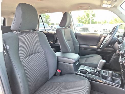 Used 2021 Toyota 4Runner TRD Off-Road AWD/4WD image 33