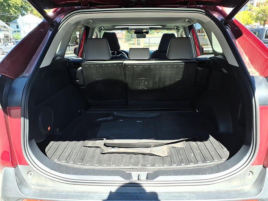 Used 2019 Toyota RAV4 XLE Premium w/ Cold Weather Package AWD/4WD image 10
