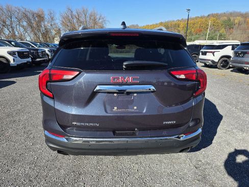 Used 2019 GMC Terrain SLT w/ Preferred Package image 4
