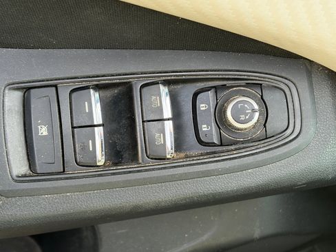 Used 2019 Subaru Ascent Premium image 8