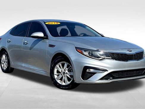 Used 2019 Kia Optima LX FWD image 3