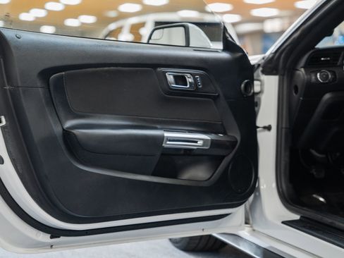 Used 2017 Ford Mustang Coupe image 38