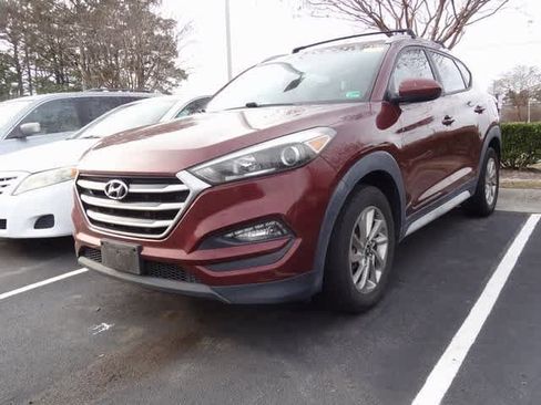 Used 2017 Hyundai Tucson SE image 1