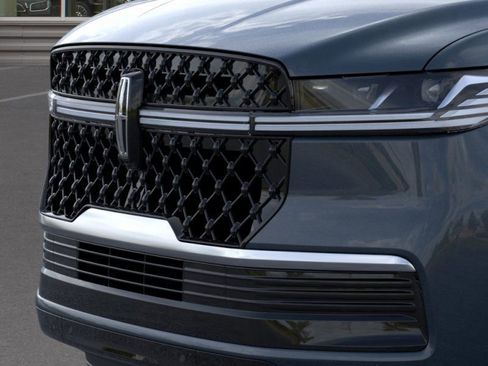 New 2025 Lincoln Navigator Reserve w/ Jet Appearance Package image 17