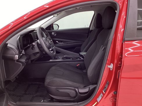 Used 2022 Hyundai Elantra SEL FWD image 14