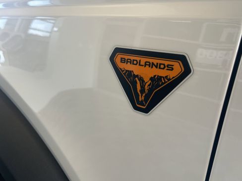 Used 2023 Ford Bronco Badlands image 10