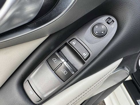 Used 2017 INFINITI Q60 w/ Premium Plus Package 2.0T image 25