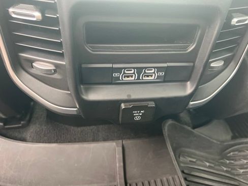 Used 2025 RAM 1500 Big Horn AWD/4WD image 22