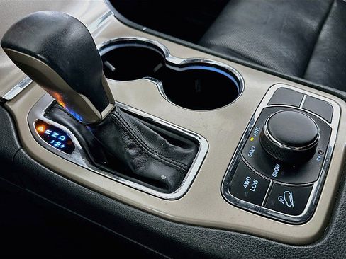 Used 2016 Jeep Grand Cherokee Limited 75th Anniversary AWD/4WD image 19