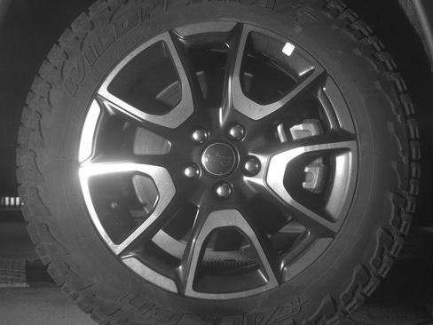 Used 2025 Jeep Compass Trailhawk AWD/4WD image 13