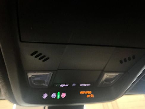 Used 2023 Chevrolet Equinox RS FWD image 28