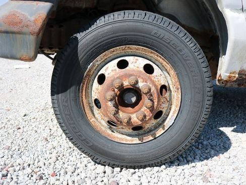 Used 2004 Ford E-350 and Econoline 350 Super Duty image 13