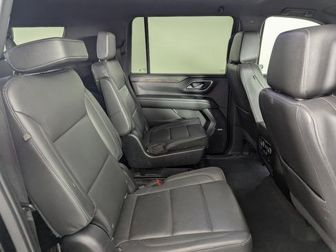 Used 2022 Chevrolet Suburban LT image 20