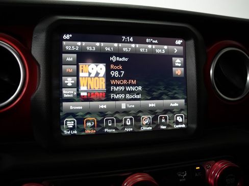 Used 2018 Jeep Wrangler Unlimited Rubicon AWD/4WD image 19