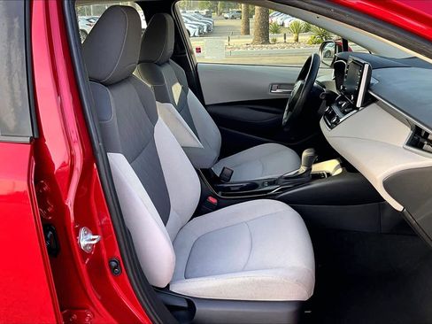 Used 2021 Toyota Corolla LE image 8