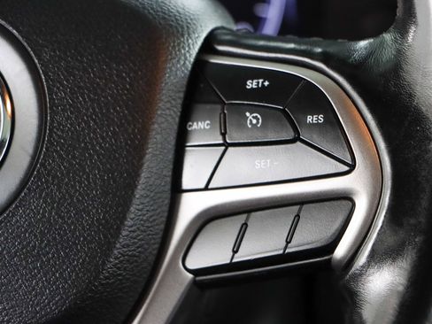 Used 2020 Jeep Grand Cherokee Altitude image 14