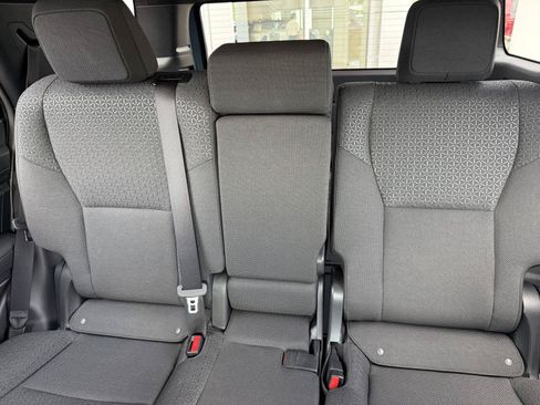 Used 2025 Toyota 4Runner SR5 AWD/4WD image 21