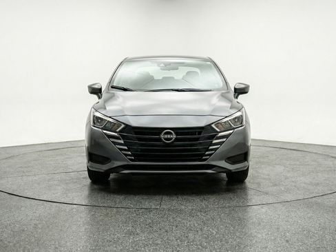 Used 2025 Nissan Versa SV image 2