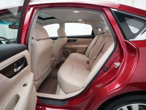 Used 2013 Nissan Altima 3.5 SL w/ Technology Pkg image 15