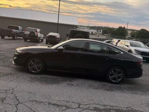 Used 2024 Honda Accord EX image 4