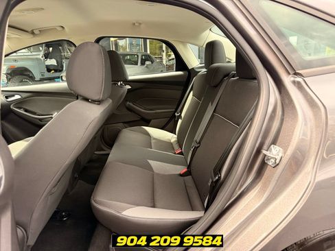 Used 2014 Ford Focus SE FWD image 27
