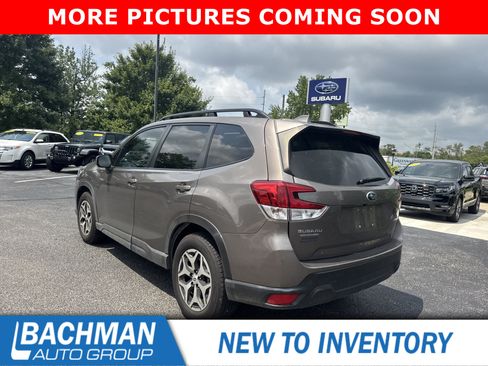 Certified 2022 Subaru Forester Premium AWD/4WD image 8