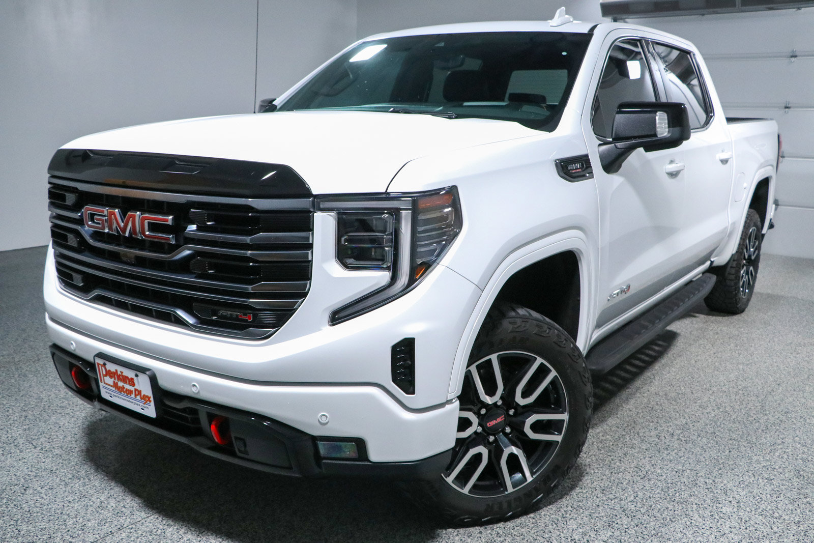 Used 2025 GMC Sierra 1500 AT4 w/ AT4 Premium Package AWD/4WD image 35