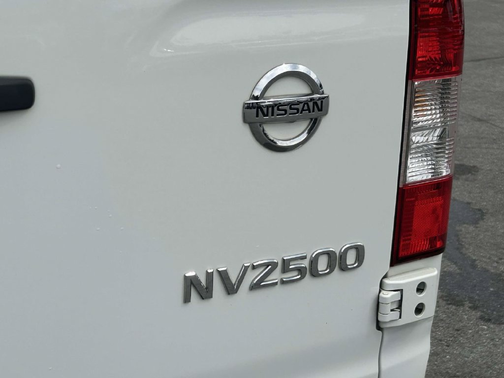 Used 2018 Nissan NV 2500 SV RWD image 8