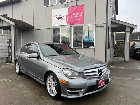 Used 2012 Mercedes-Benz C 250 C 250 Sport 4dr Sedan image 2