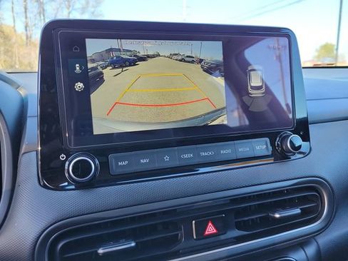 Used 2022 Hyundai Kona Limited FWD image 27