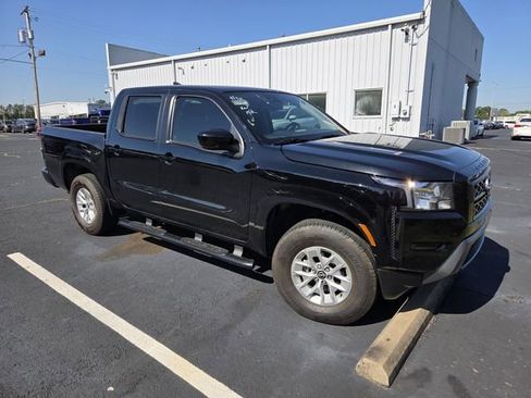 Used 2024 Nissan Frontier SV AWD/4WD image 3