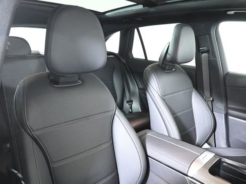 Used 2026 Mercedes-Benz GLC 300 4MATIC image 30