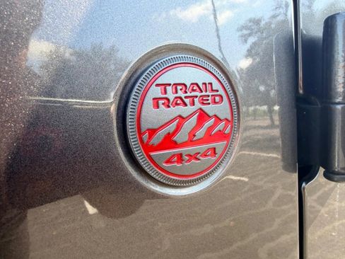 Used 2019 Jeep Wrangler Unlimited Rubicon image 32