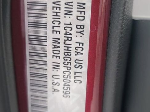 Used 2023 Jeep Grand Cherokee Limited w/ Black Appearance Package image 34