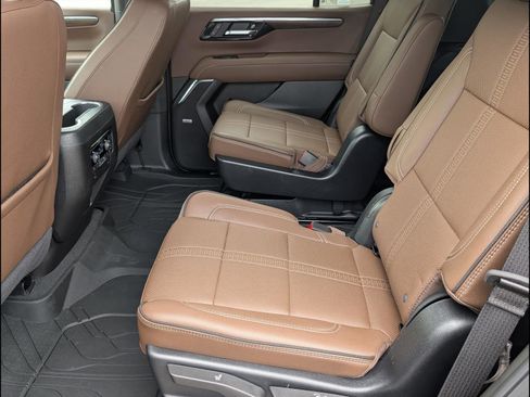 Used 2025 Chevrolet Tahoe High Country w/ Sun And Tow Package image 15