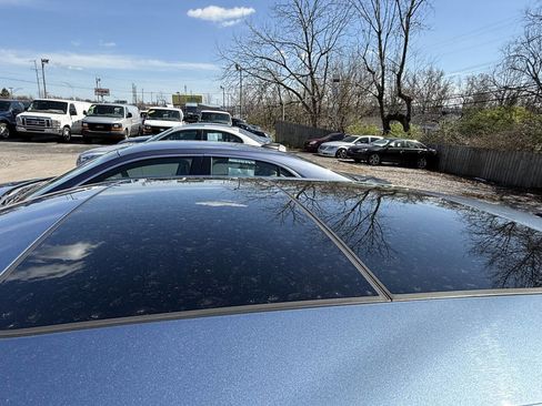 Used 2011 Chrysler 300 C image 22