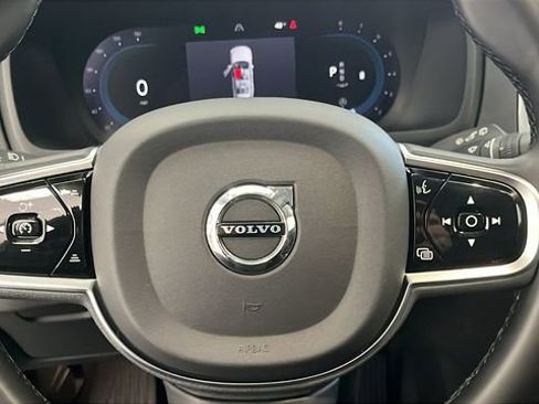 Certified 2023 Volvo XC90 B6 Plus image 9