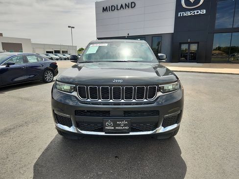 Used 2023 Jeep Grand Cherokee L Limited w/ Luxury Tech Group II AWD/4WD image 2