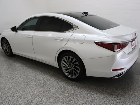 Used 2025 Lexus ES 350 Ultra Luxury w/ Accessory Package (Z2) FWD image 9