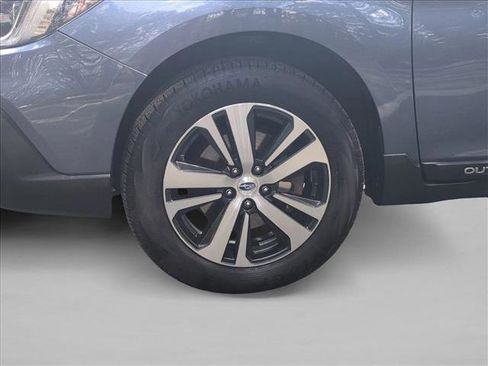 Used 2018 Subaru Outback 3.6R Limited image 29
